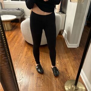 Aritzia TNA butter low rise leggings